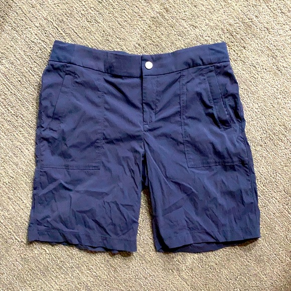 Athleta Hiking Shorts Trekkie Bermuda 2 